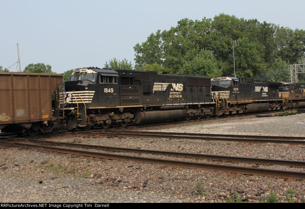 NS 1849, 4298 first set of dpu's on 778